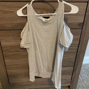 Cold shoulder tee